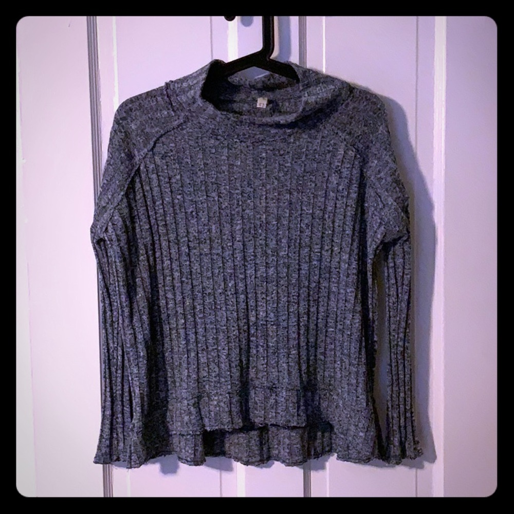Lightweight mock neck sweater